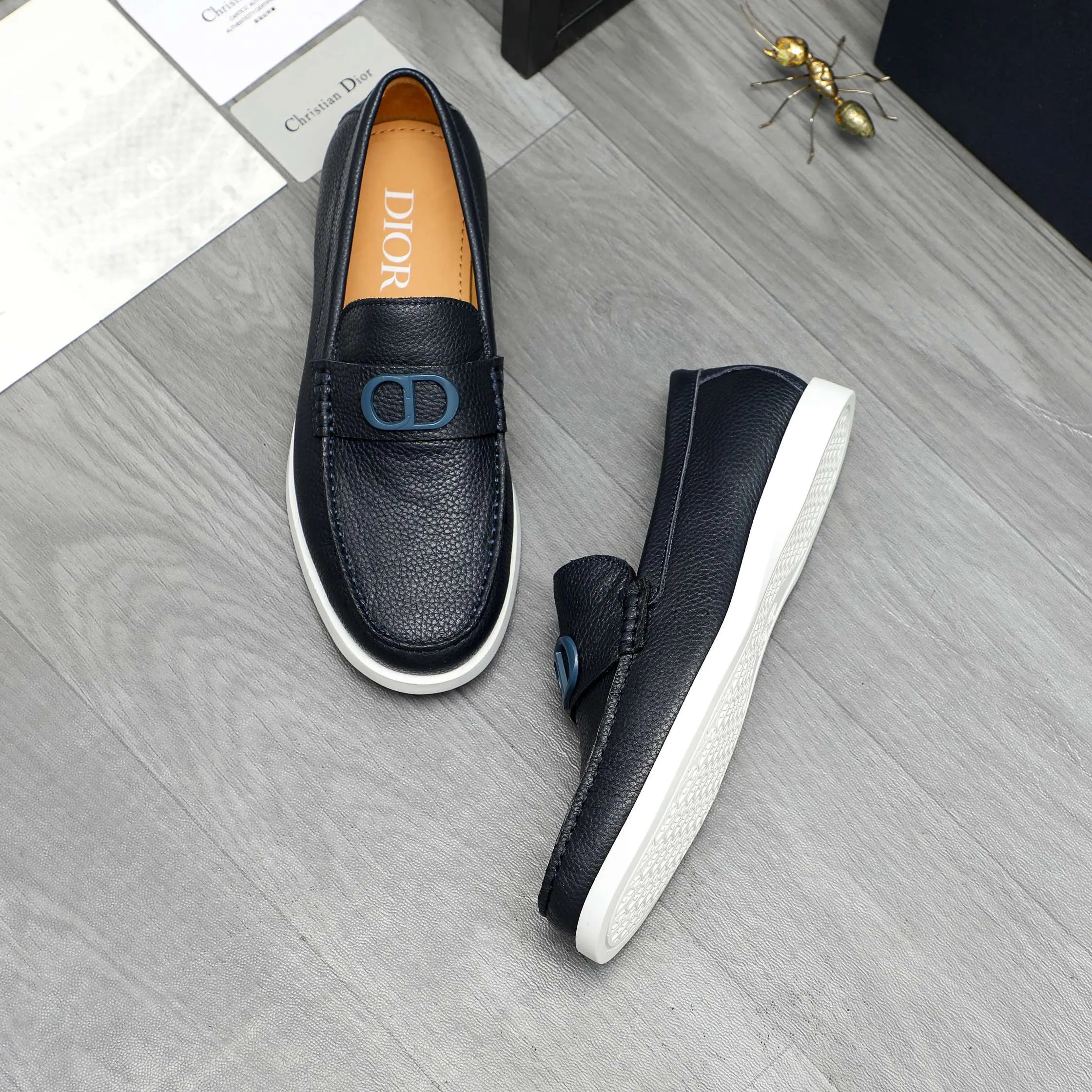 Men's shoes 💰460 Product trademark: Dior "Dior" casual slip-on leather shoes Regular size: 39-44 Product material: Selected pebbled cowhide upper, cowhide lining, rubber outsole